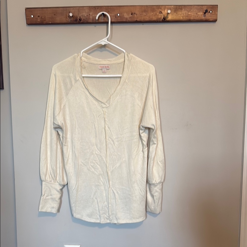 Cream V-Neck Long Sleeve Top